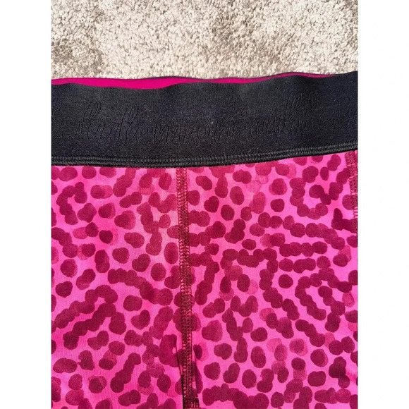 Retired print Lululemon What The Sport Short In Black/Pink Cheetah Print Size 4 - Picture 6 of 14